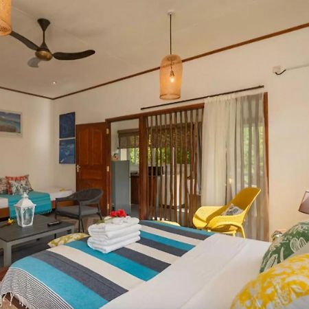Milles Montagnes Residence Anse Royale Exterior foto