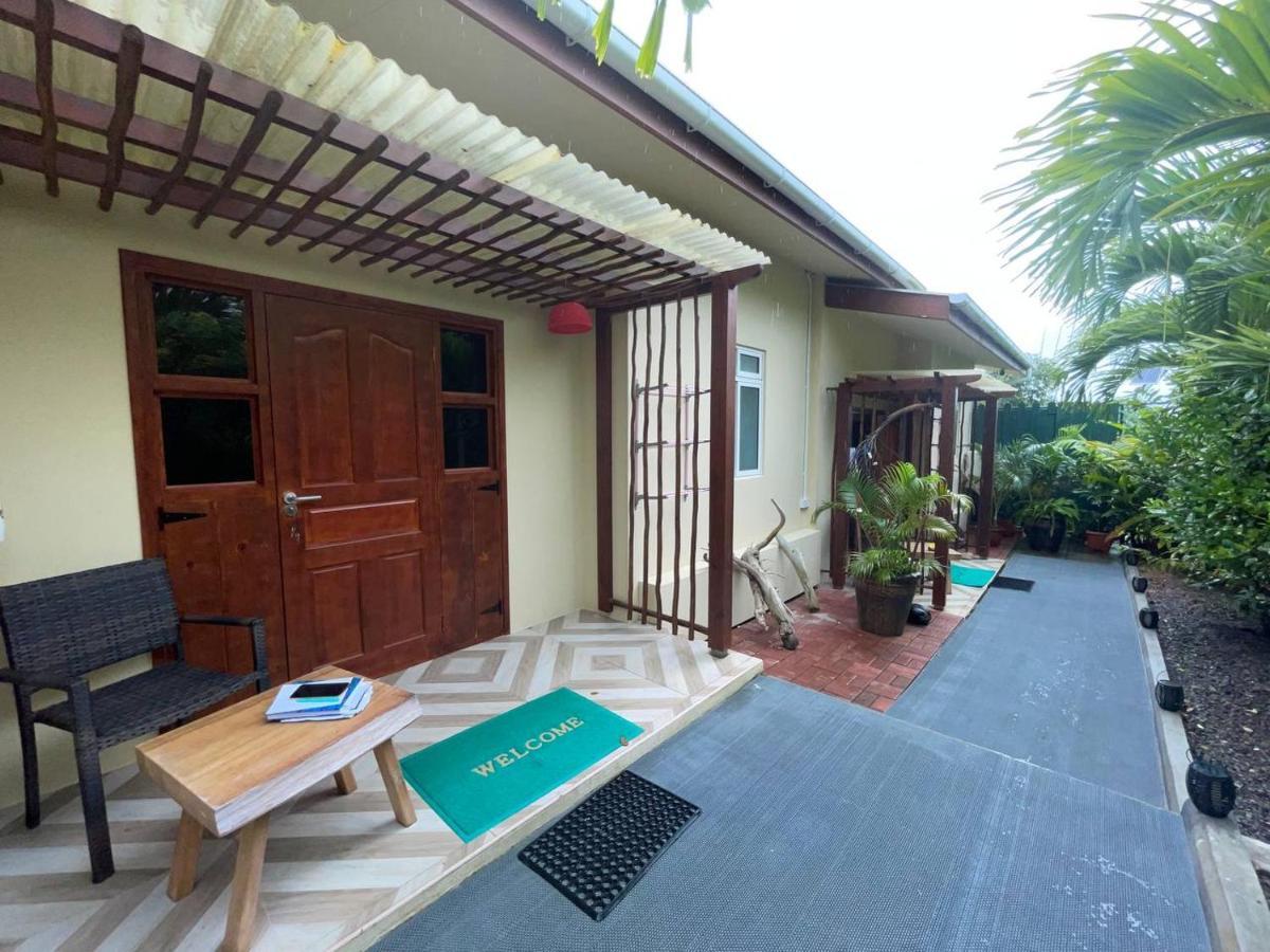 Milles Montagnes Residence Anse Royale Exterior foto