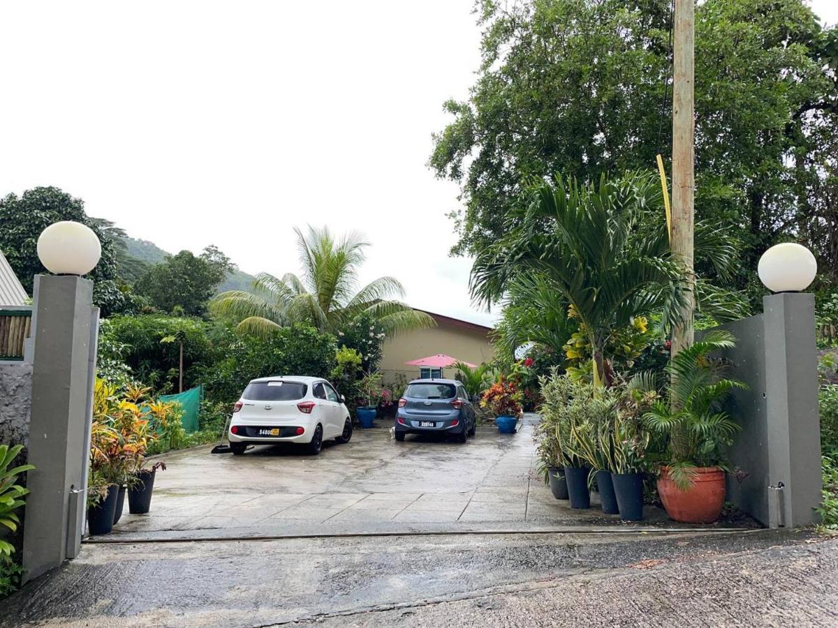 Milles Montagnes Residence Anse Royale Exterior foto
