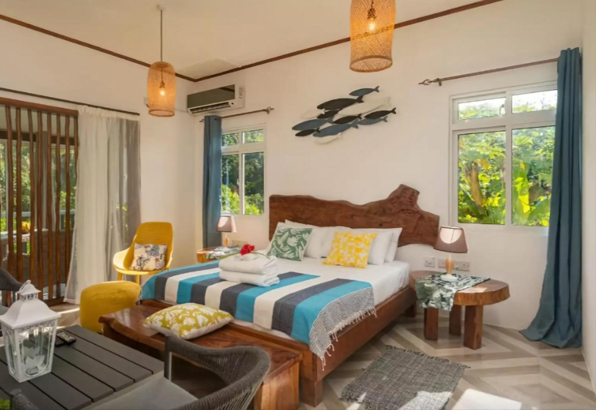 Milles Montagnes Residence Anse Royale Exterior foto